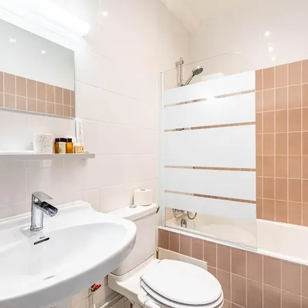 Guestready - Charme Et Confort Pres De Chinatown Apartment *